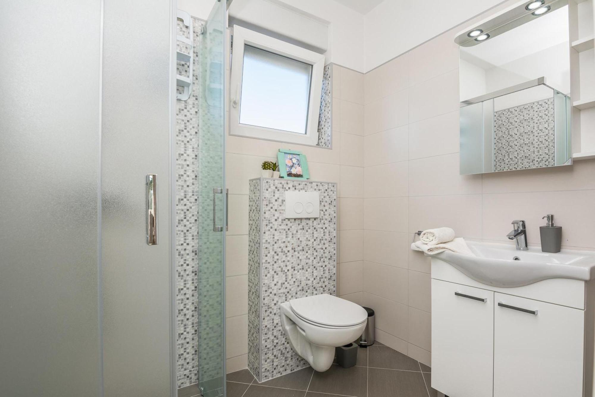 Pool Apartment Bakija 2 - Happy Rentals ปาโกชตาเน ภายนอก รูปภาพ