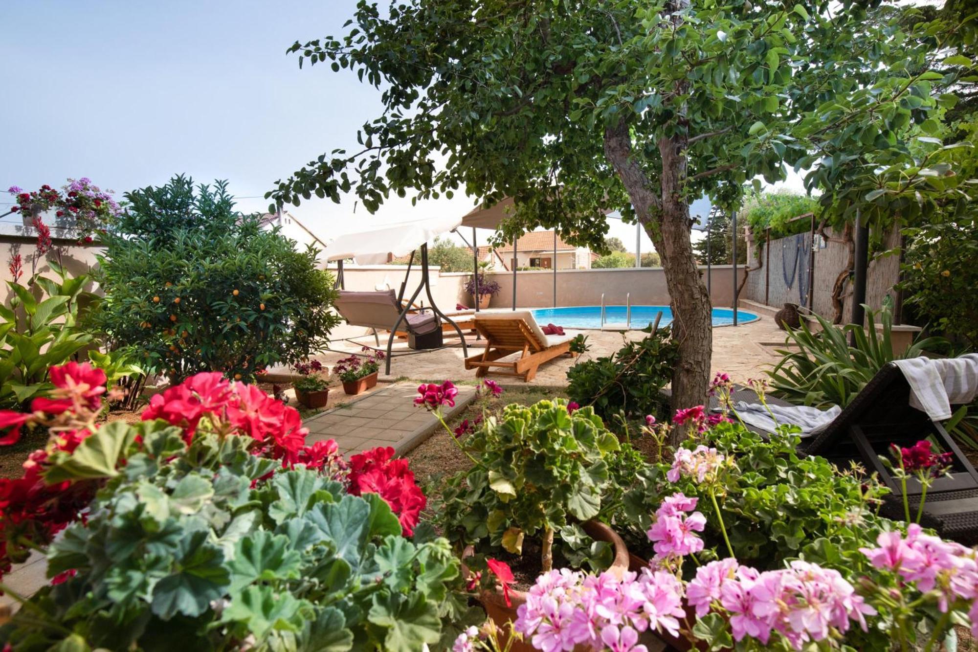 Pool Apartment Bakija 2 - Happy Rentals ปาโกชตาเน ภายนอก รูปภาพ